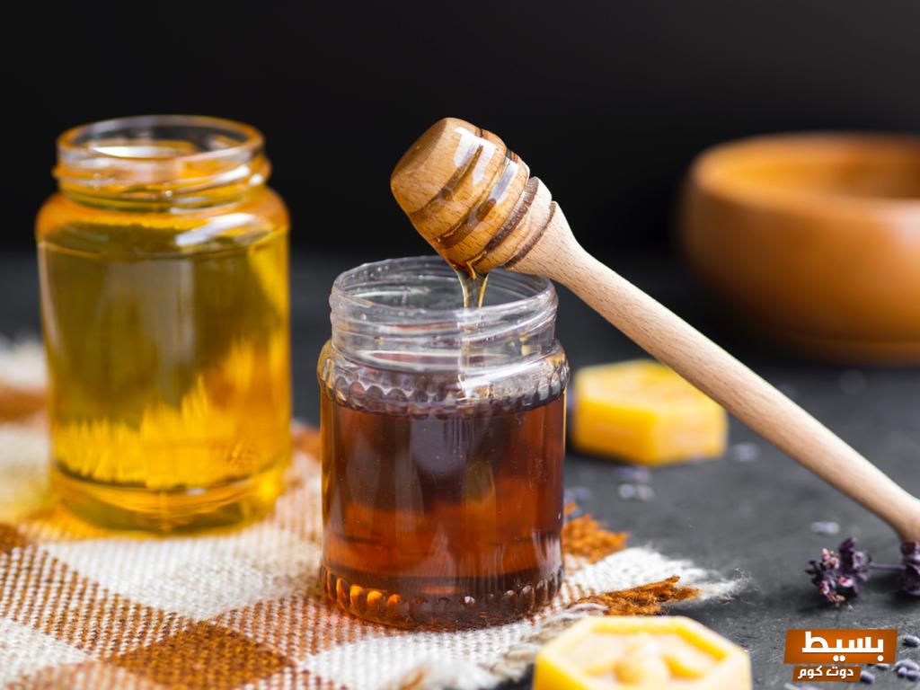 فوائد العسل الرائعة اكتشف كيف يمكن لهذا الغذاء الطبيعي السحري أن يحسن صحتك ويعزز من نشاطك اليومي! 4 فوائد العسل